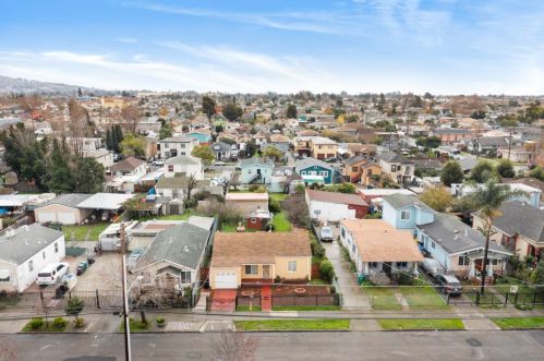1232 86th Ave, Oakland, CA 94621-1610