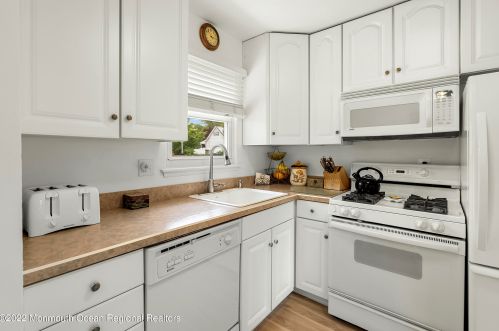 53 Citadel Dr, Jackson Twp NJ 08527-1837 exterior