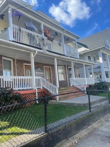 75 James St, Bridgeport CT  06604-3522 exterior