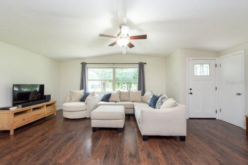 9741 Fowler Ave, Thonotosassa FL  33592-3415 exterior