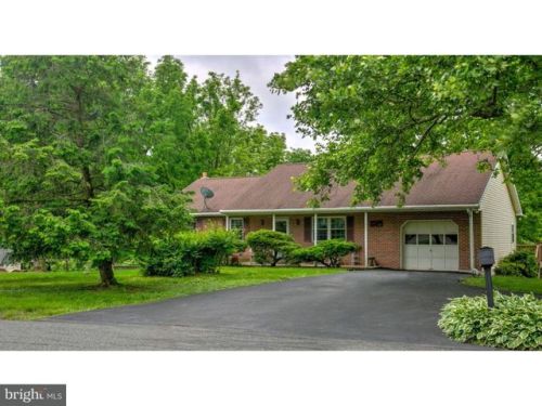 1220 Grosser Rd, Gilbertsville, PA 19525-9230