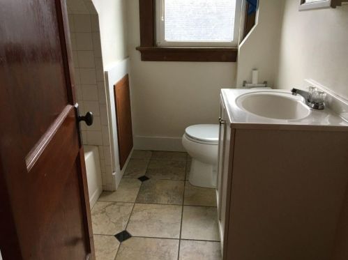 56 Middleton Ave, Middletown RI  02840-3657 exterior