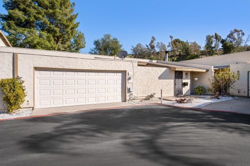 9056 Calle Lucia, Lakeside, CA 92040-5015