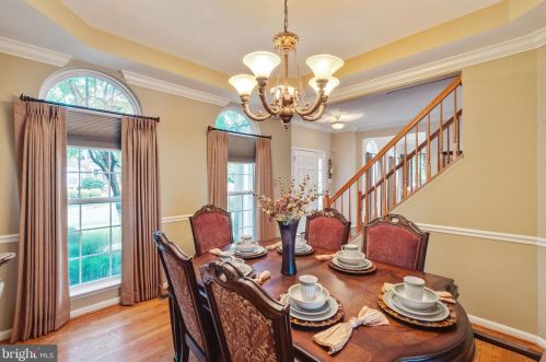 8701 Lords View Loop, Gainesville VA  20155-5806 exterior