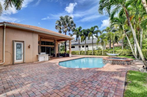 8696 Valhalla Dr, Delray Beach FL  33446-9568 exterior