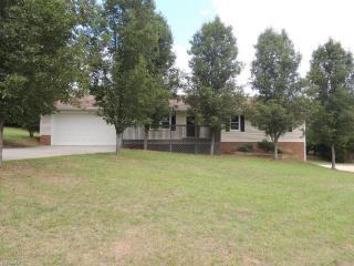 3985 Shattalon Dr, Winston Salem, NC 27106-3527
