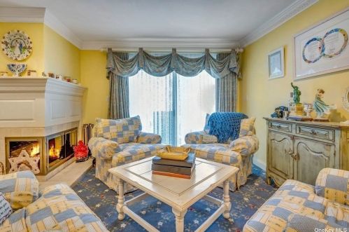 147 Foxwood Dr, Muttontown NY  11753-1121 exterior