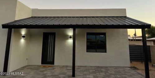 9042 Maple Leaf Dr, Tucson, AZ 85710-8620