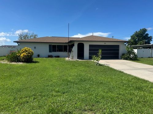 930 27th Ter, Cape Coral, FL 33904-2922