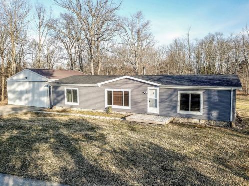 8744 Davies Rd, Farmers Retreat, IN 47018-9195