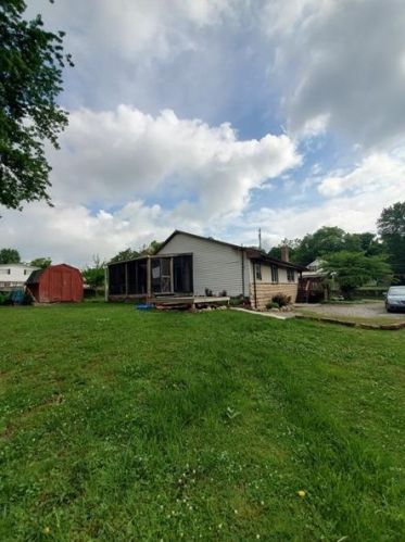 121 Narrows Rd, South Connellsville PA  15425-6145 exterior