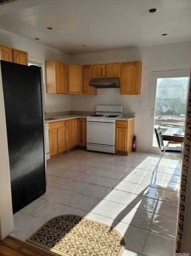 172-42 Grand Central Pkwy, Jamaica, NY 11432-1039