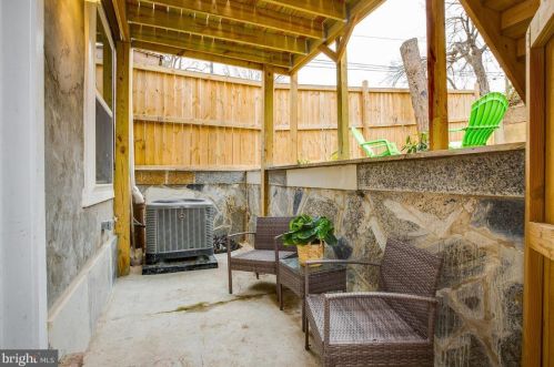 2202 16 St, Washington DC 20020-4302 exterior