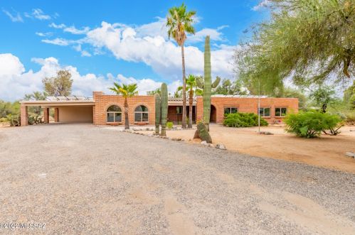 1725 Camino De Maximillian, Tucson, AZ 85704-1309
