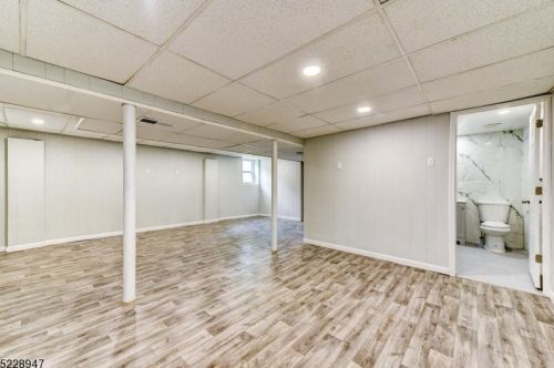 124 Camden Rd, Parsippany NJ  07054-3107 exterior