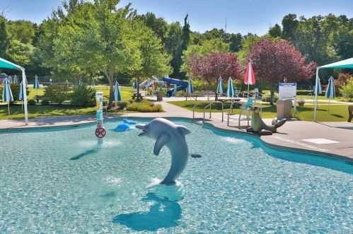 4 Eunice Ln, Thornwood NY  10594-1901 exterior