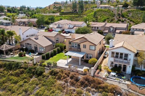 7 Villa Valtelena, Lake Elsinore CA  92532-0110 exterior