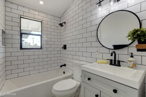 6220 7th Ave, Phoenix AZ 85007-4102 exterior