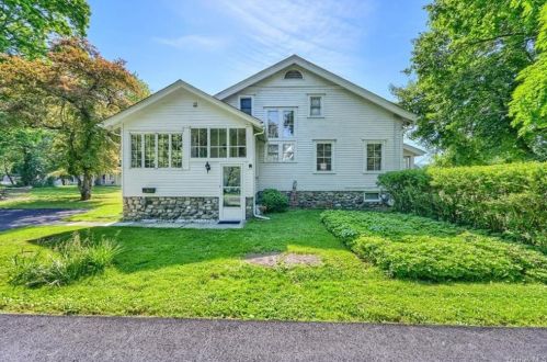 41 Goshen Ave, Washingtonville NY  10992-1117 exterior