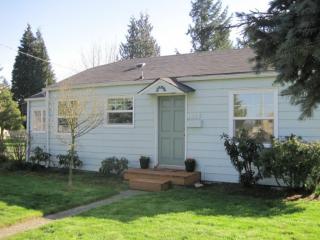 4802 30th St, Tacoma, WA 98407-3928