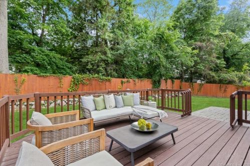 23 Brighton Pl, Stamford CT  06902-2501 exterior