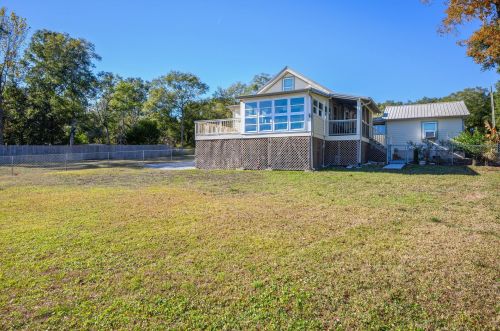 883 Squirrel Rd, Defuniak Springs FL  32433-7686 exterior