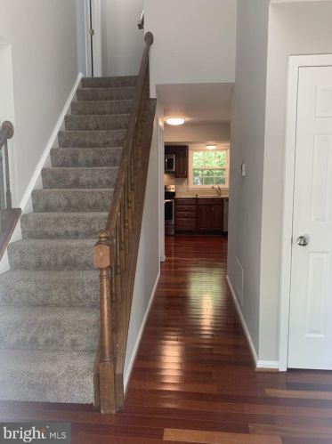 9115 Lake Braddock Dr, Springfield VA  22015-2136 exterior