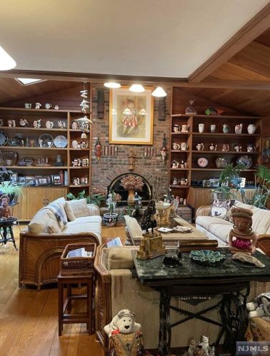 36 Elliott Rd, Harrington Park, NJ 07640-1807