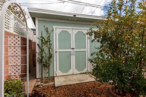 5634 Oliva Ave, Lakewood CA  90712-1612 exterior