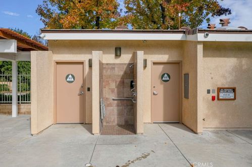 25776 Covala Ct, Santa Clarita CA  91355-2262 exterior