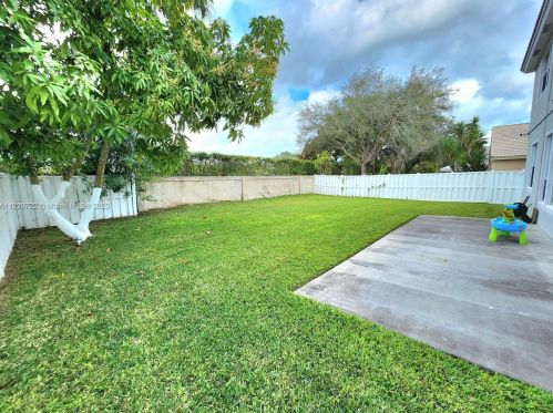 2210 145th Ave, Hollywood FL  33028-2866 exterior