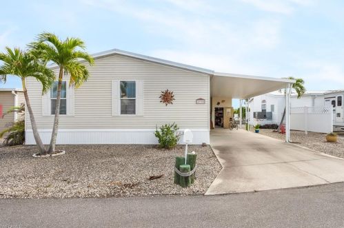 2990 Sloop Ln, Saint James City, FL 33956-2388