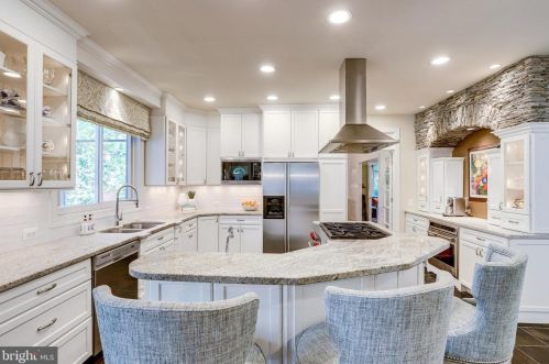 11406 Wild Bramble Way, Herndon VA  20194-1001 exterior