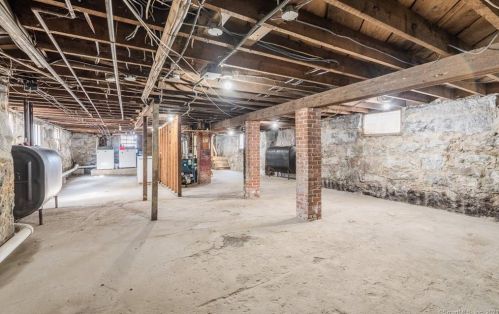 48 Ctr St, United States Coast Guard Ac CT  06320-5344 exterior