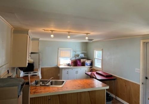 35 Bunker Ln, Dover NH  03823-7543 exterior