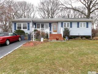 23 Urban Dr, Selden, NY 11784-2627