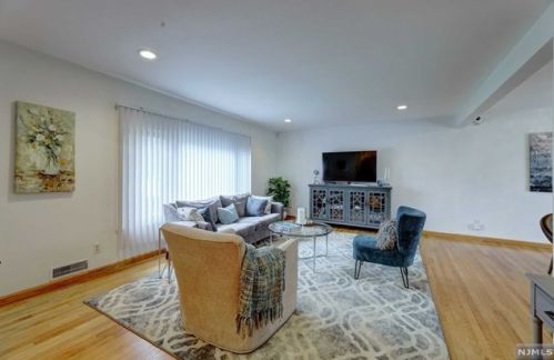 3 Grover Ter, Ridgewood NJ  07452-3516 exterior