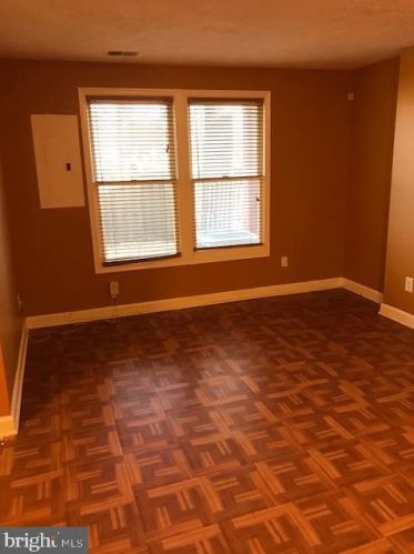 12823 Misty Ln, Woodbridge, VA 22192-6429
