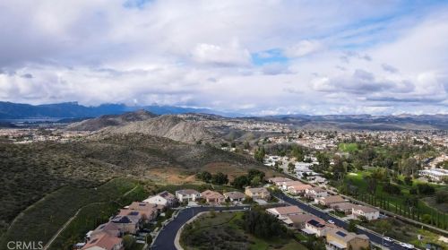 35595 Desert Rose Way, Lake Elsinore CA  92532-2905 exterior