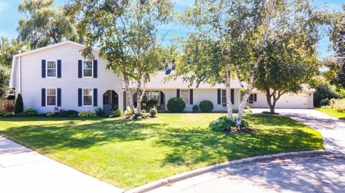 3319 Amity Ct, Green Bay, WI 54301-1414