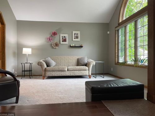 8401 Fairchild Ave, Saint Paul, MN 55112-6124