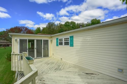 123 Rock Lake Dr, Zelienople PA  16063-8905 exterior