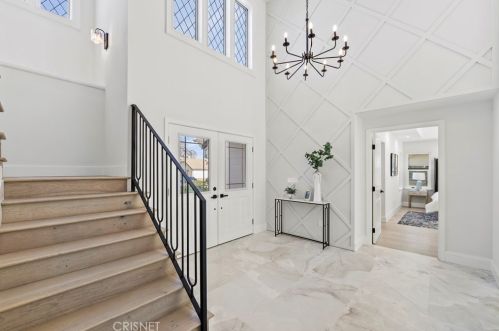 24370 Mornington Dr, Santa Clarita CA  91355-2037 exterior