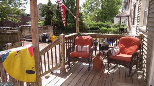 208 Chestnut Ave, Camden NJ  08109-2049 exterior