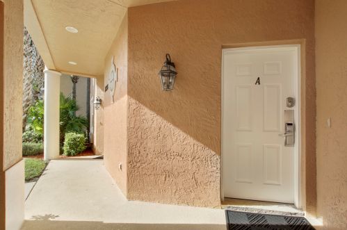8278 Mulligan Cir, Fort Pierce, FL 34986-3308