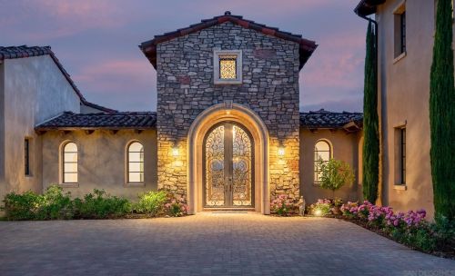 7671 Iluminado, San Diego, CA 92127-3802