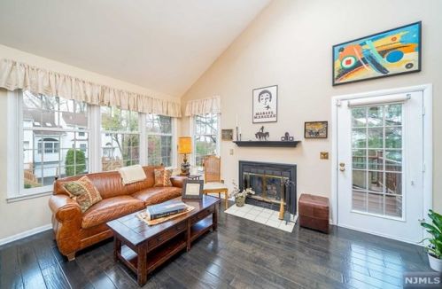 19 Kerri Ln, Lincoln Park NJ  07035-2113 exterior