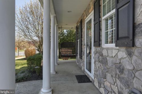 2180 Flintlock Dr, Hummelstown, PA 17036-7819