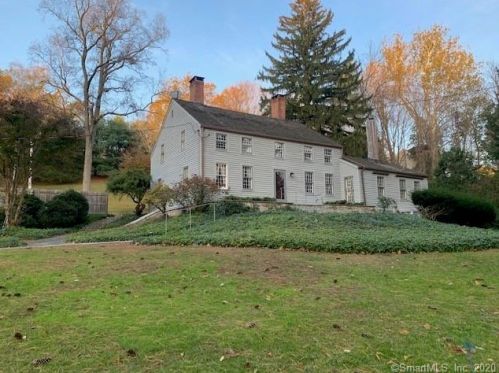 40 Walnut Hill Rd, Bethel, CT 06801-1306