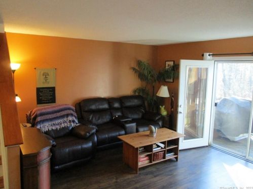 112 Stoneheights Dr, Waterford, CT 06385-1944
